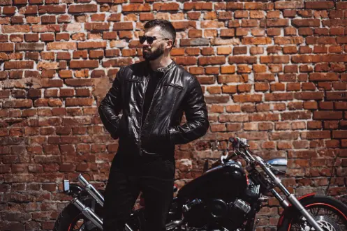 leather-motorcycle-jacket-why-every-rider-needs-this-garment-506374-1738599350