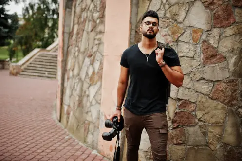 mens-t-shirt-trends-2025-whats-hot-right-now-503115-1738172363